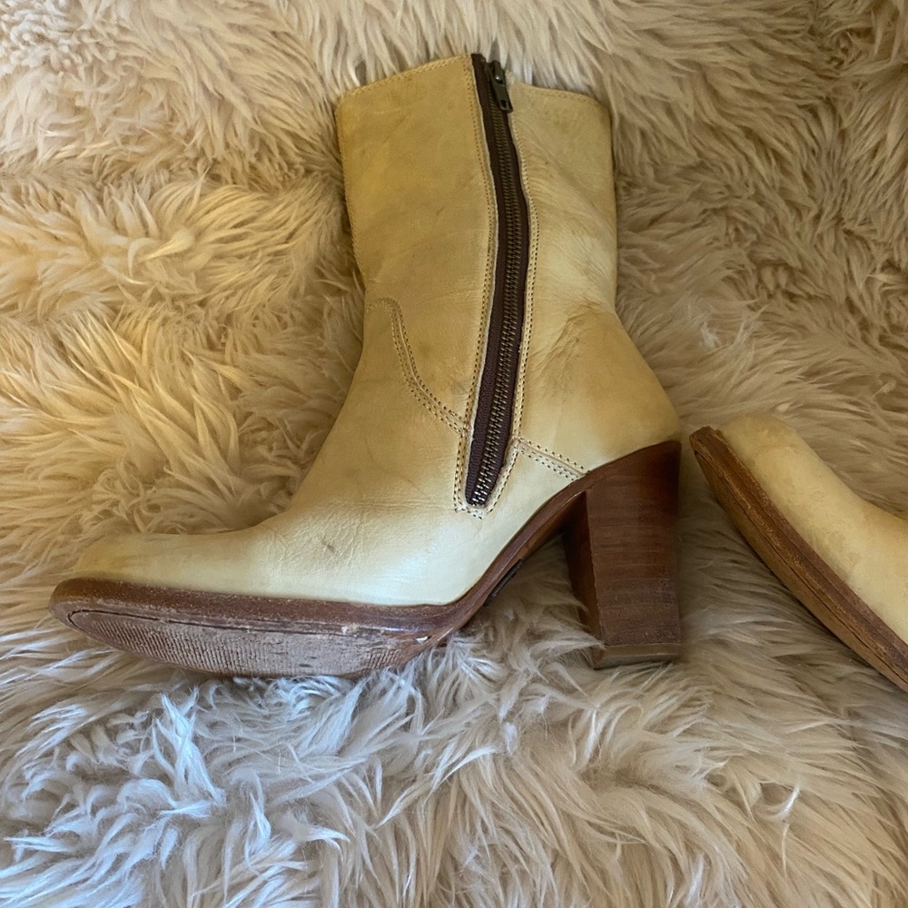 Frye Boots - Picture 5 of 11